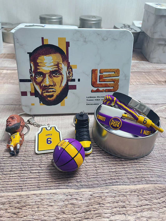 LeBron 6  Bundle|Player Keychain+Jerseykeychain+Basketball keychain+Shoekeychain+Four Bracelets|